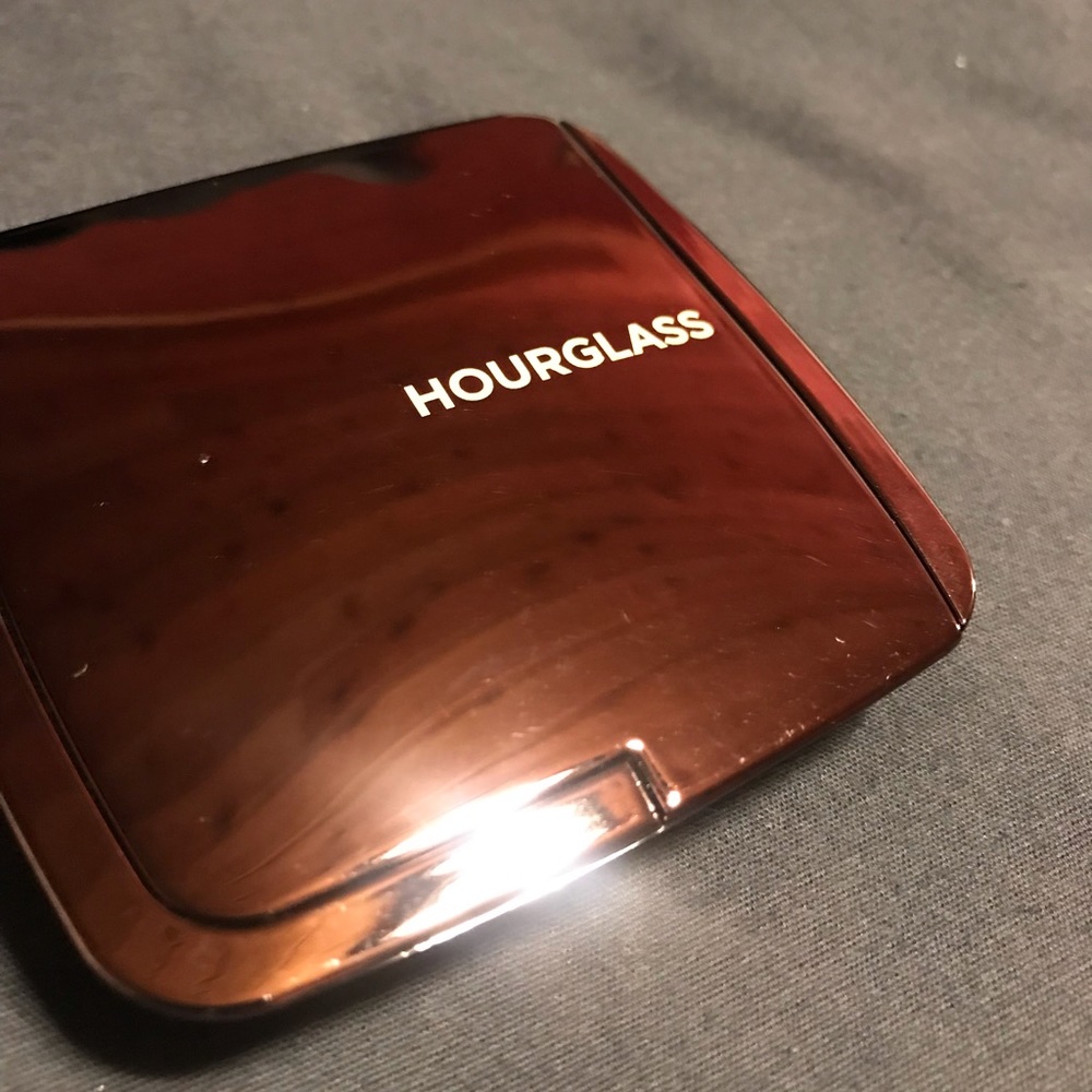 Hourglass Ambient Lighting Powder